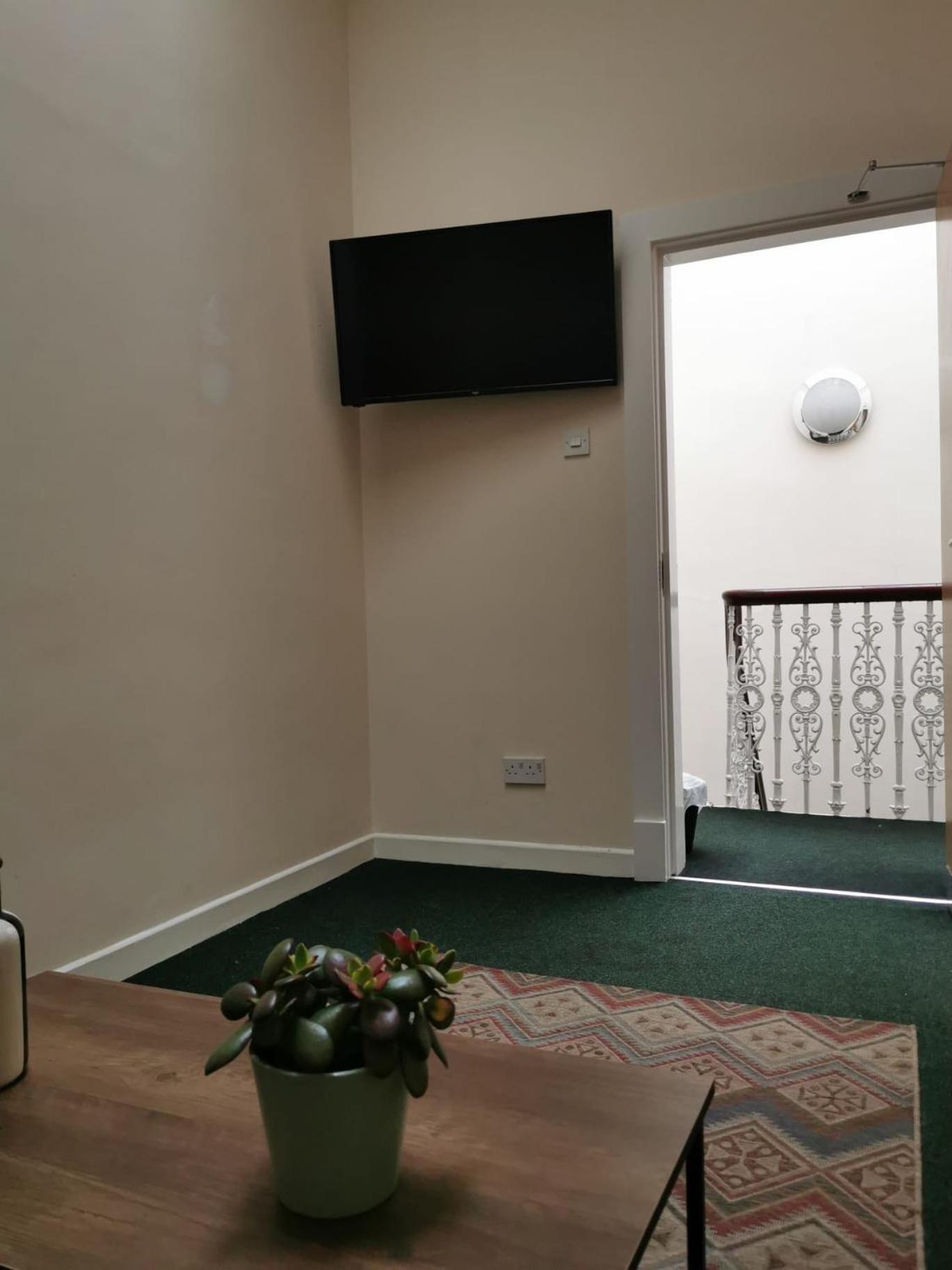 Botanic Avenue Hostel Less Than A Mile From The City Centre Belfast Esterno foto
